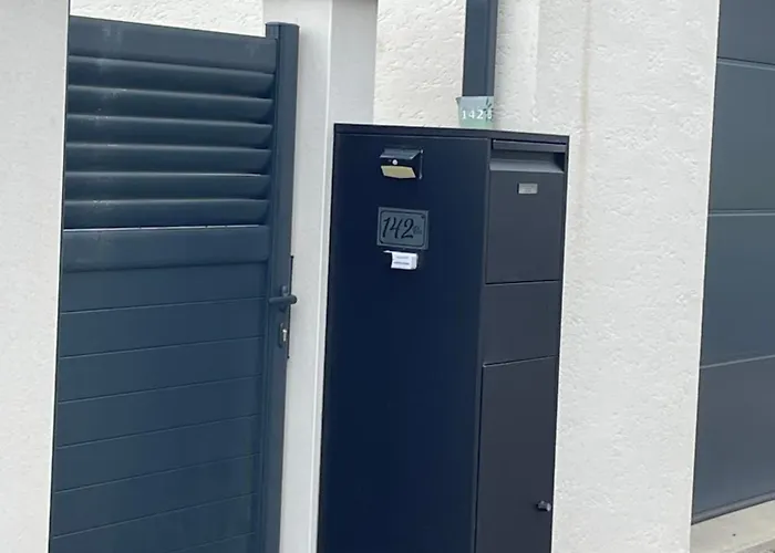 Chez Olivier Et Damien Bed & Breakfast *